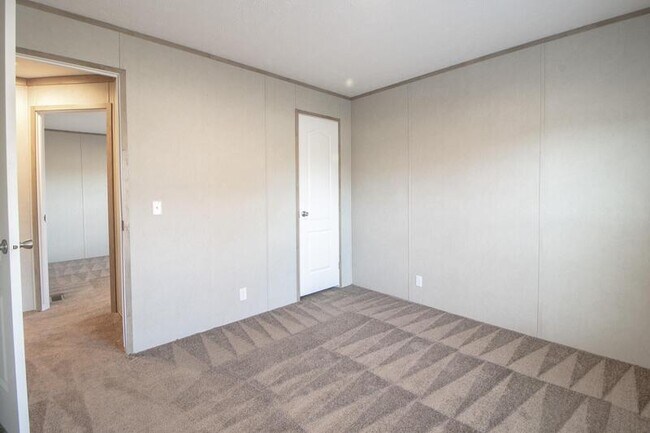 Building Photo - 1501 Thompsonville Ln