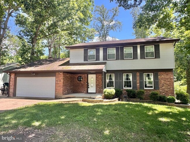Building Photo - 2026 Admiral Dr