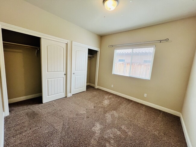 Building Photo - 9223 Oak Garden Ln