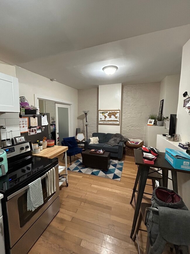 Building Photo - 36 Sheridan St