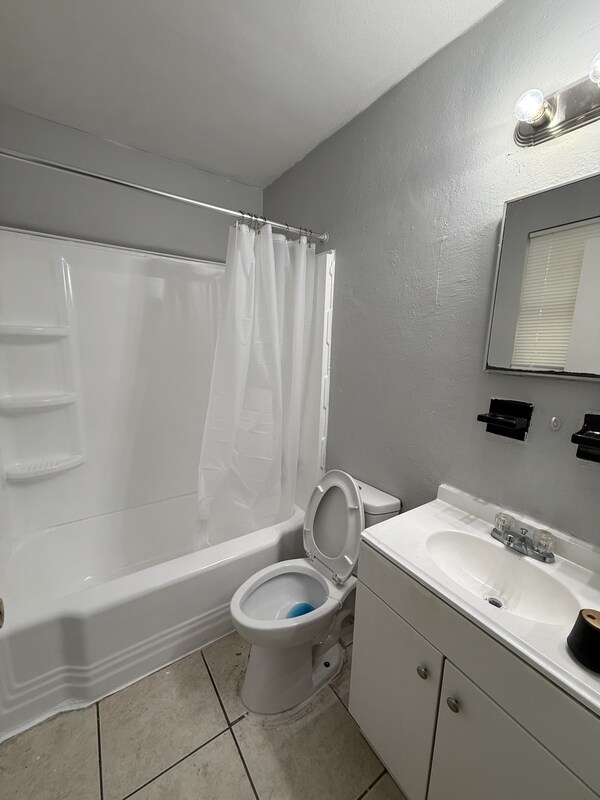 Building Photo - 5222 Lexington Ave