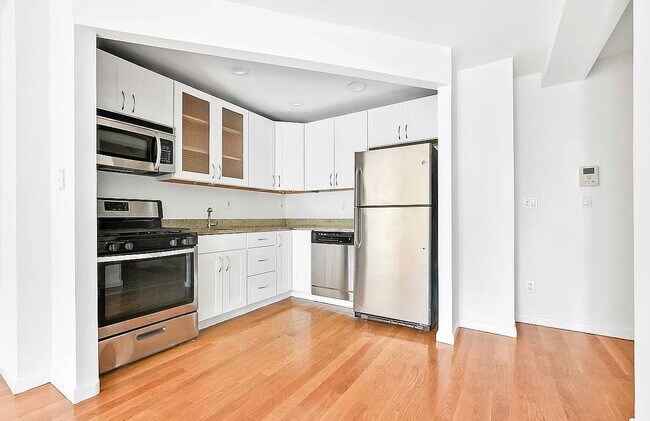 Building Photo - 25-47 23rd St