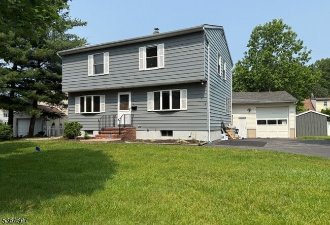 Building Photo - 726 Midwood Rd