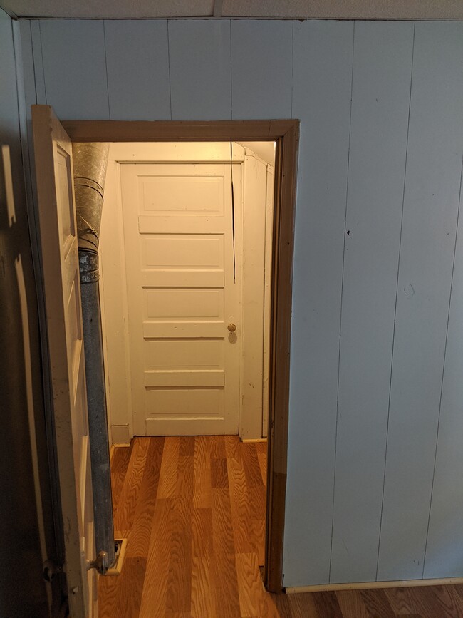 Bedroom 4 Walk-In Closet) - 413 s broadway st