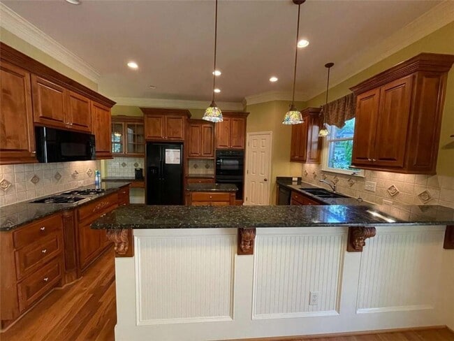 Building Photo - 1378 Greencrest Ct SW