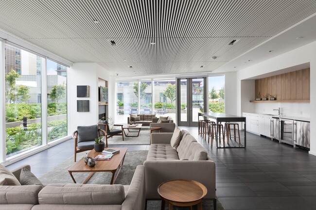 Building Photo - Modern Elegance at the Cosmopolitan on the Park