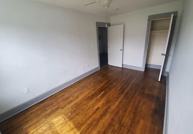 Building Photo - Modern 1 Bedroom Abode Off of H Street! Pa...