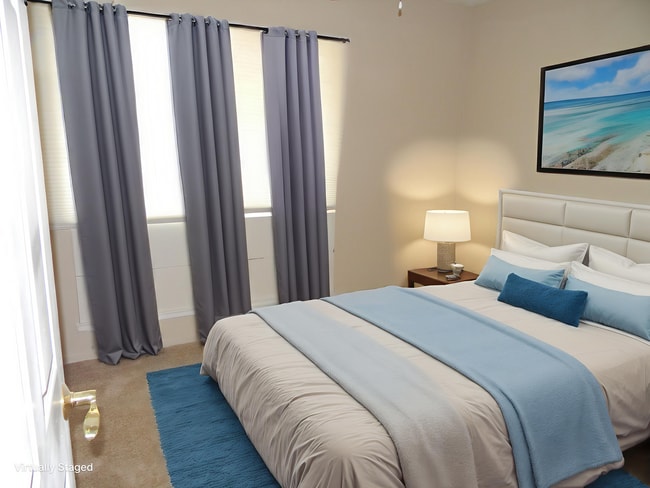 Building Photo - 352 S Pine St