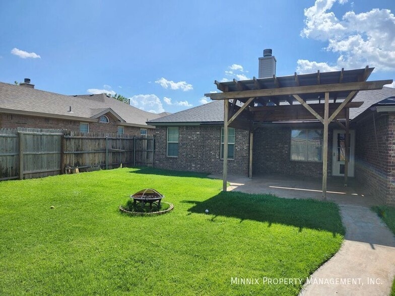 Building Photo - 1505 Westminster Ave