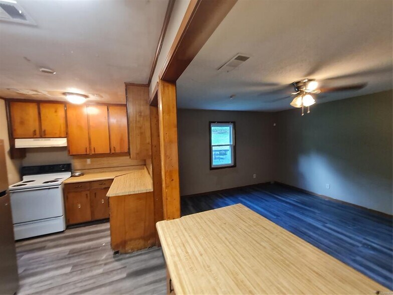 Building Photo - 1102 Jameswood Ct