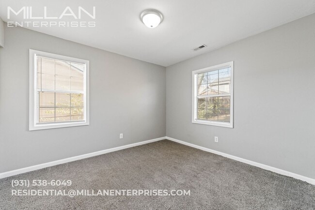 Building Photo - Cozy 2-Bedroom with Outdoor Space & Everyday Convenience