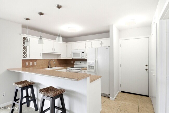 Building Photo - 4725 Bay Point Rd