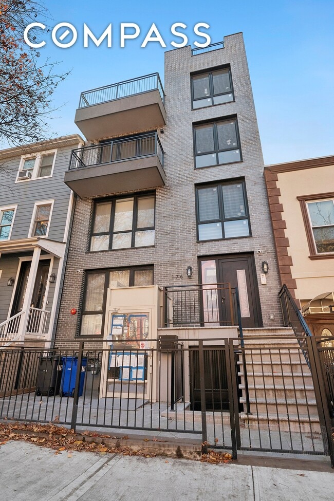 Building Photo - 176 12th St