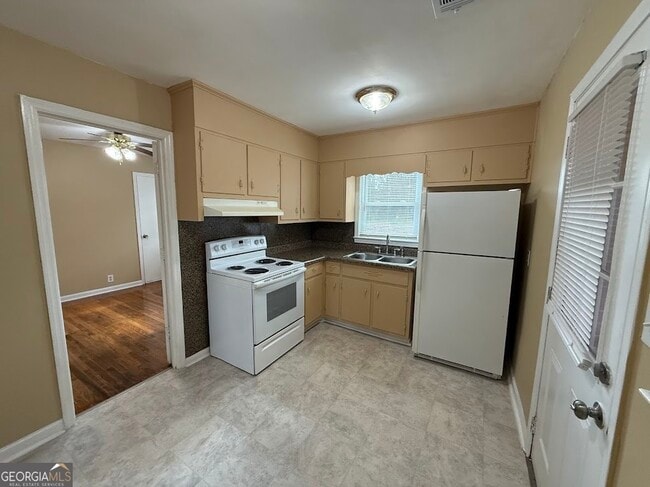 Building Photo - 2381 Rat Kinney Rd