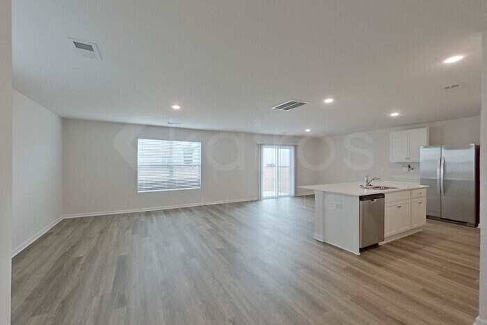 Building Photo - 115 Overstreet Way