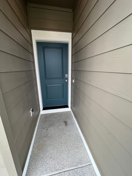 Building Photo - 4259 Savannah Loop NE