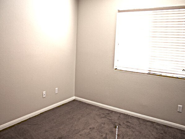 Building Photo - 9876 Vermillion Cliffs Ave