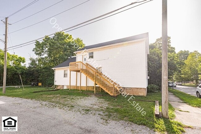 Building Photo - 1240 1/2 Boone St