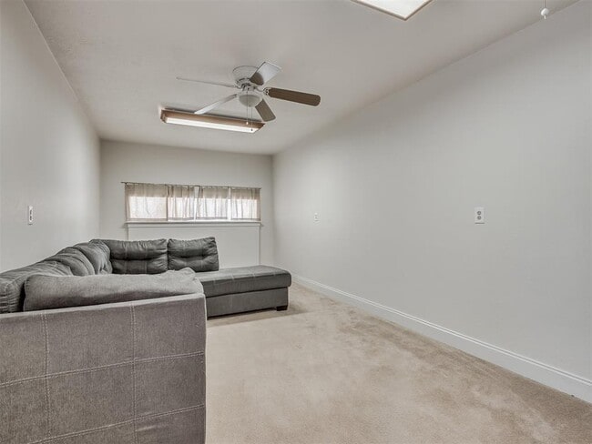 Building Photo - 1220 Columbia Ct