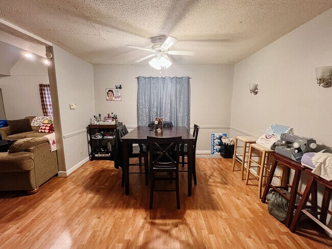 Building Photo - PRELEASING for AUGUST! Close to Campus