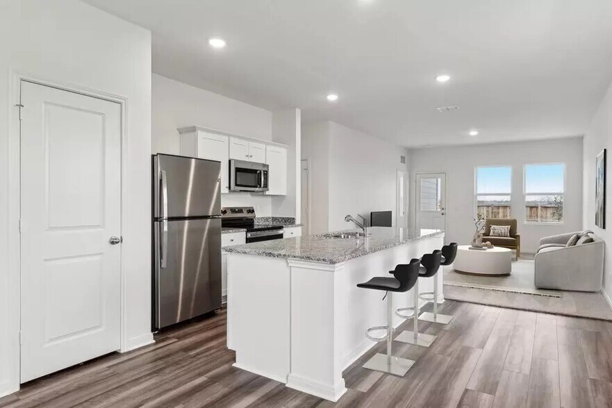 Building Photo - 4311 Center Oak Woods St