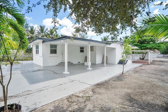 Building Photo - 1169 NW 114th St
