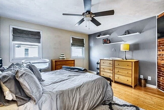 Building Photo - 4784 Sciota St