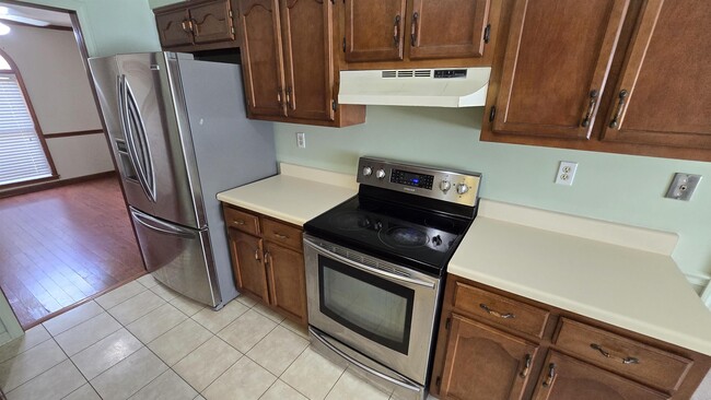 Building Photo - 1388 Hardwood Trail