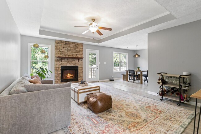 Building Photo - Beautiful Clarksville Home - Great Location!