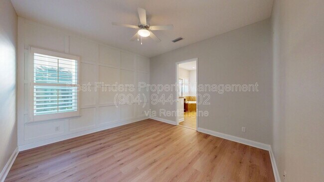 Building Photo - 628 Town Plaza Ave