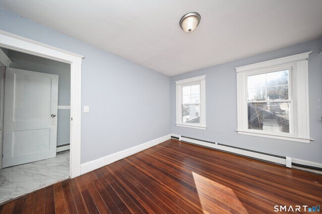 Building Photo - 78 Maplewood Ave
