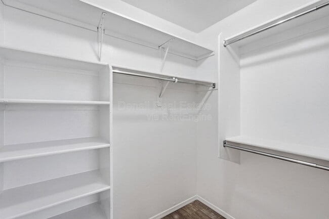 Building Photo - 7159 S Providence Dr