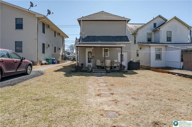 Building Photo - 502 Race St