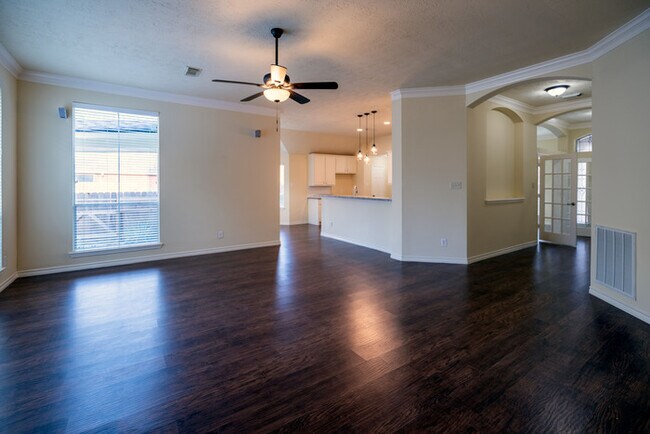 Building Photo - 4BR SFR • Walk-In Pantry • Fenced Yard in Coventry