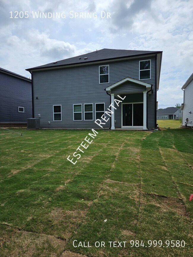 Building Photo - 1205 Winding Spg Dr