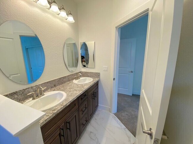 Building Photo - Built 2023! NW Reno 3 Bedroom House - Downstairs Masterbedroom/Masterbath