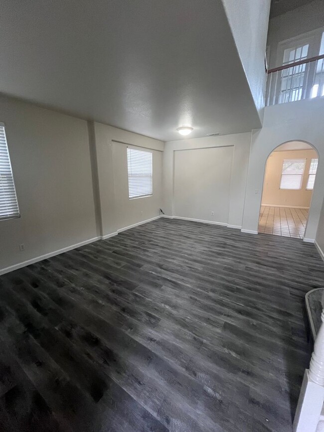 Building Photo - BEAUTIFUL UPDATED HOME IN NATOMAS!!