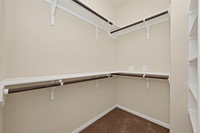 Building Photo - 17110 Amarose Dr