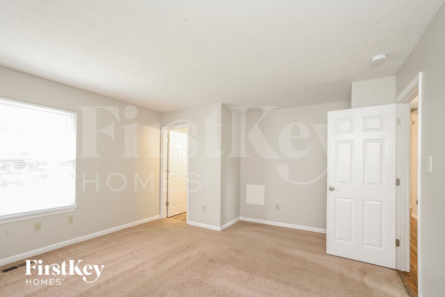 Building Photo - 8522 Summertree Ln