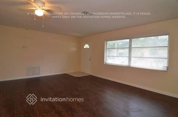 Building Photo - 11124 64th Terrace N