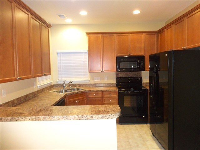 Building Photo - 4007 Braemar Ct