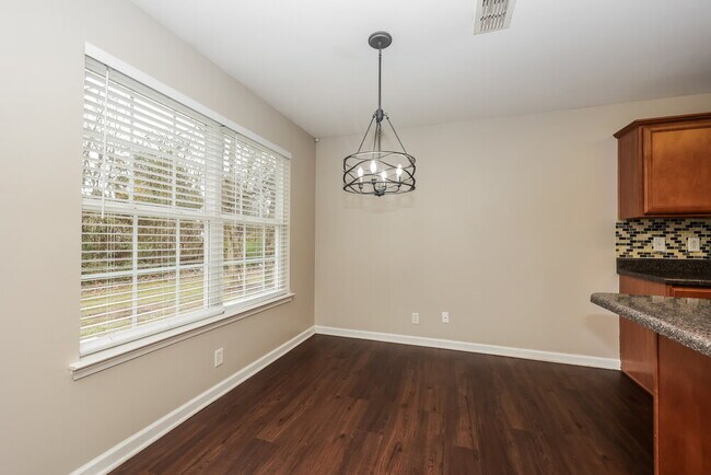 Building Photo - 2013 St Andrews Dr