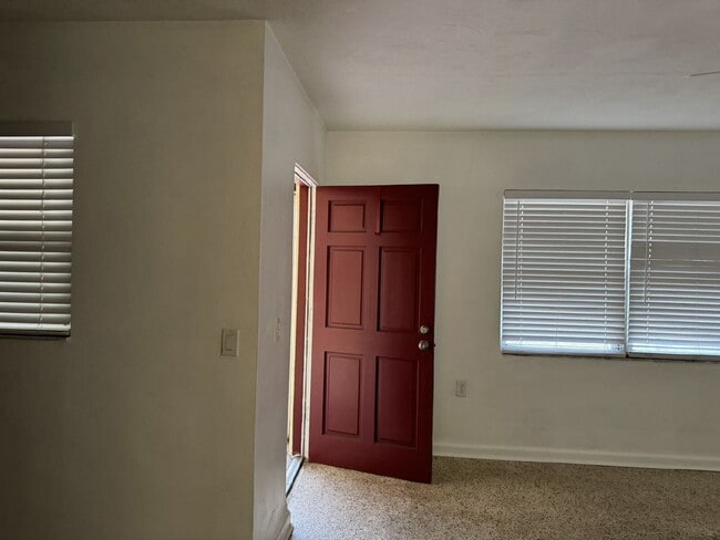 Building Photo - 6002 Lords Ave