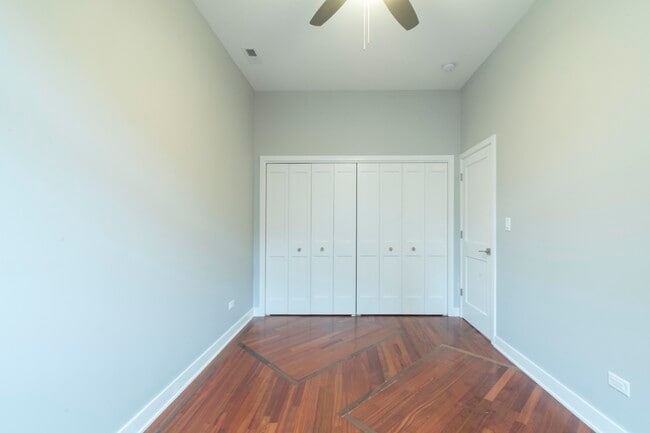 Building Photo - 23 W Hubbard St