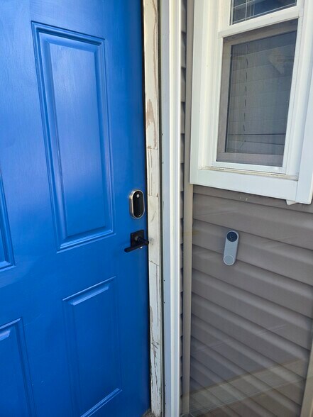 Building Photo - 11260 College Ave