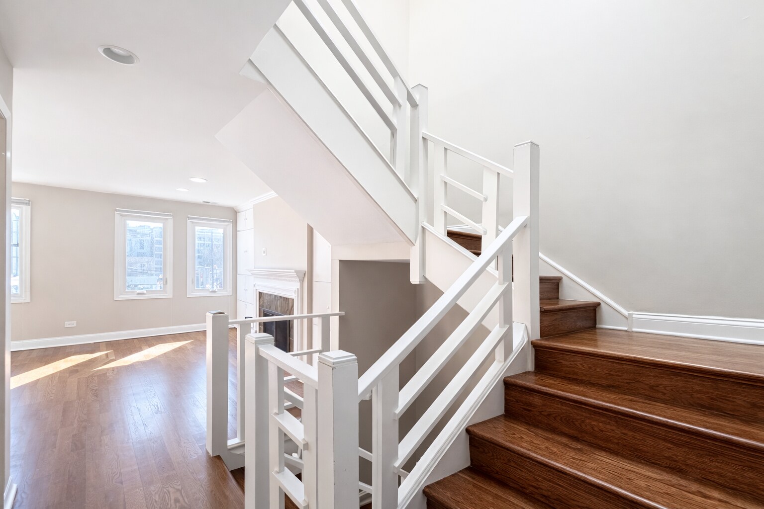 Building Photo - 805 W Wolfram St