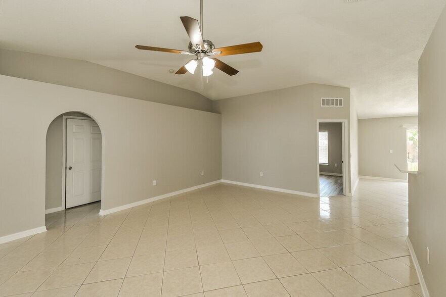 Building Photo - 3654 Braeden Ct