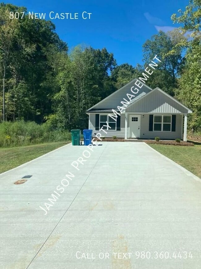 Building Photo - 807 New Castle Ct