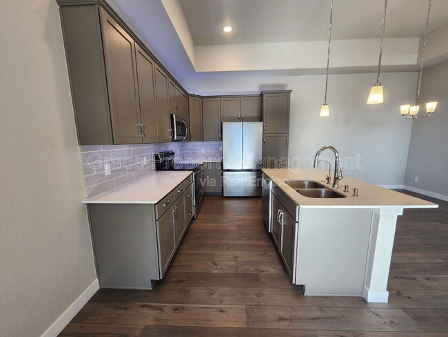 Building Photo - 305 High Point Dr