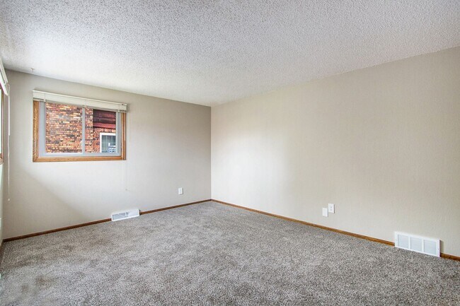 Building Photo - 3 br, 2 bath House - 2514 Kittredge Drive
